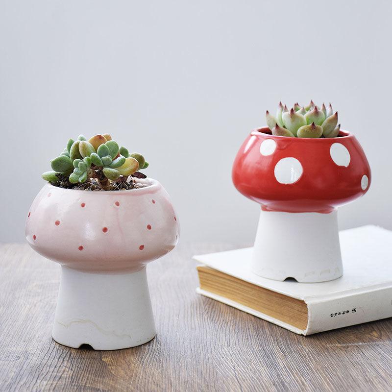 European Ceramic Mushroom Vase Succulent Plant Pot Desktop Green Plant Potted Decor for Living Room and Office Small Ornament
European Ceramic Mushroom Vase Succulent Plant Pot Desktop Green Plant Potted Decor for Living Room and Office Small Ornament