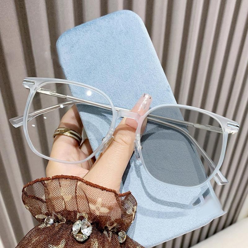 Новые фотохромные очки для близорукости с защитой от синего света для женщин, стильные, с большими оправами, с естественным видом, становятся серыми при ношении.6018 -2.0
Новые фотохромные очки для близорукости с защитой от синего света для женщин, стильные, с большими оправами, с естественным видом, становятся серыми при ношении.6018 -2.0