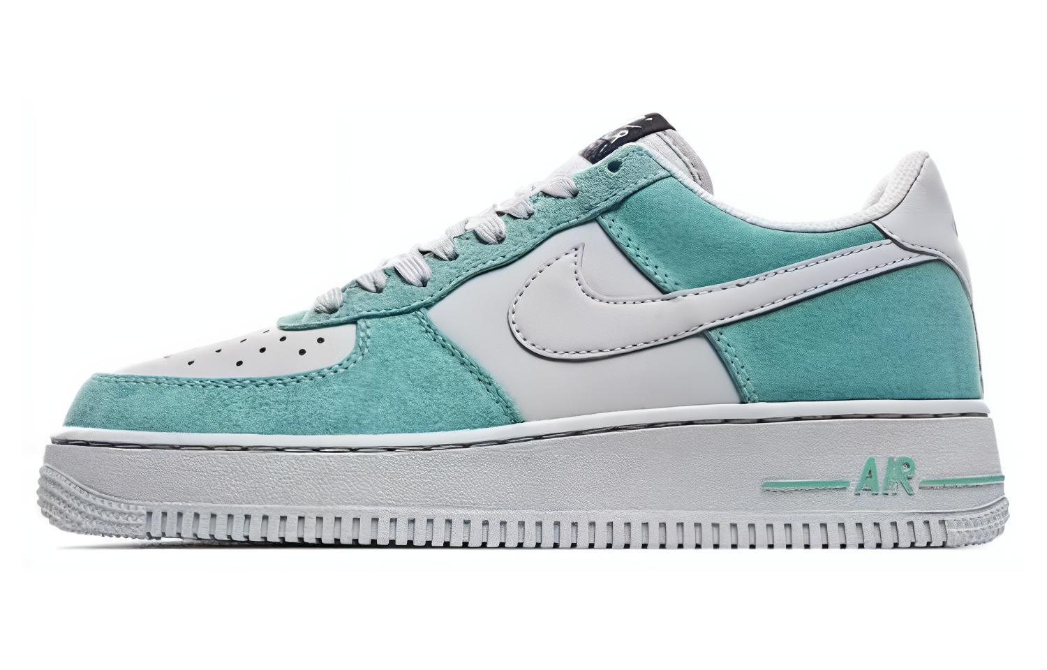 Nike Air Force 1 GS Island Green 596728-301 40
Nike Air Force 1 GS Island Green 596728-301 40