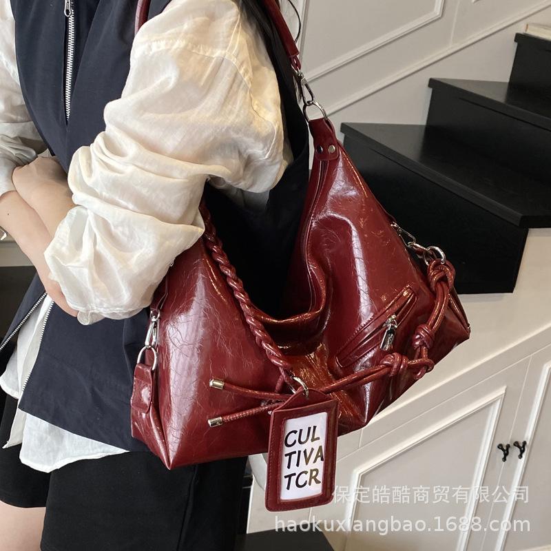 Large capacity bag women s summer 2025 new niche design casual versatile shoulder underarm bag commuter tote bag білий
Large capacity bag women s summer 2025 new niche design casual versatile shoulder underarm bag commuter tote bag білий