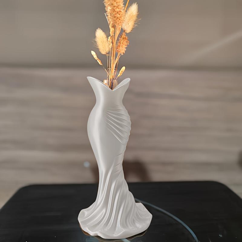 1PC 3D Printed Dress-Shaped Desktop Vase Floral Decor Mouth Simple Stylish Desk Storage & Home Ornament білий
1PC 3D Printed Dress-Shaped Desktop Vase Floral Decor Mouth Simple Stylish Desk Storage & Home Ornament білий