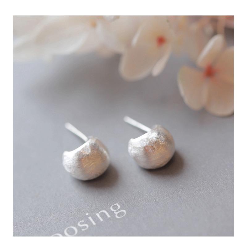 Серьги Женские Новые Темпераментные Матовые Серебристые Украшения Простые Серьги-гвоздики Нишевый Дизайн Высокий Сенс
Серьги Женские Новые Темпераментные Матовые Серебристые Украшения Простые Серьги-гвоздики Нишевый Дизайн Высокий Сенс