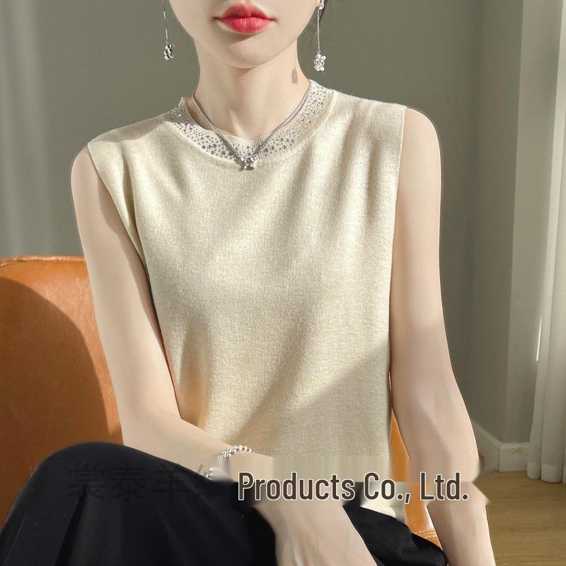 Women s Merino Wool Vest: Fashionable Spring/Summer Sleeveless Camisole with Rhinestone Detail. XL (60-68 kg)
Women s Merino Wool Vest: Fashionable Spring/Summer Sleeveless Camisole with Rhinestone Detail. XL (60-68 kg)