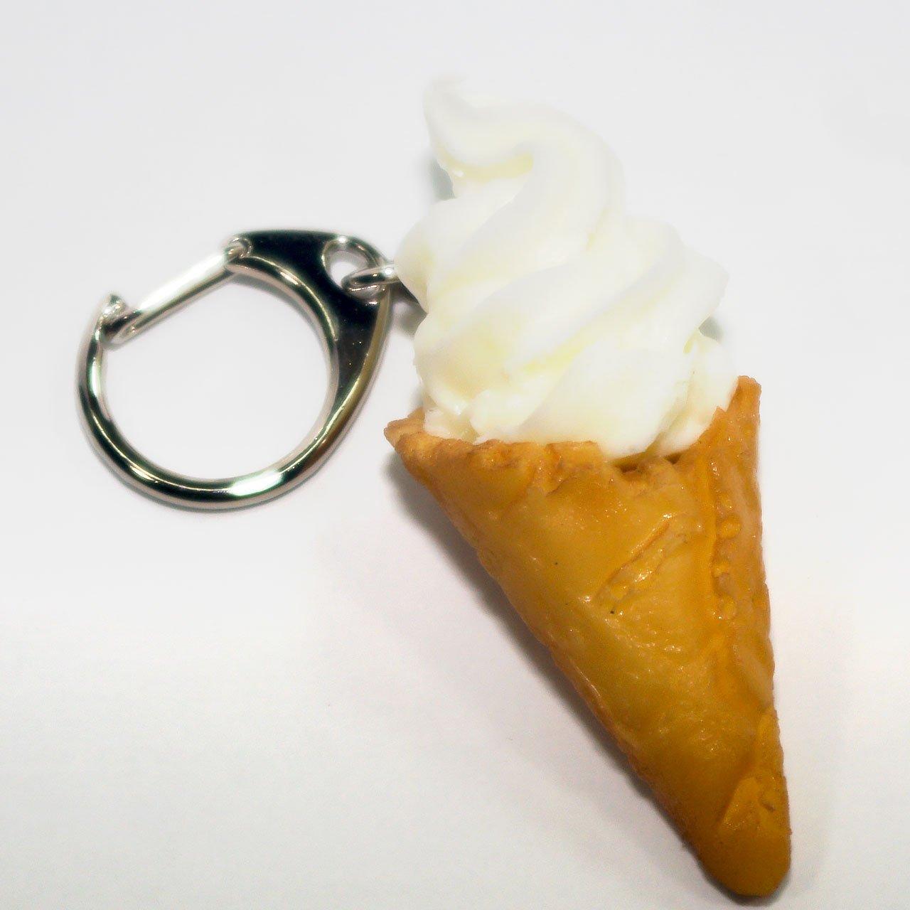 Food Sample Keychain Vanilla Soft Serve Ice Cream - (133OK) белый
Food Sample Keychain Vanilla Soft Serve Ice Cream - (133OK) белый