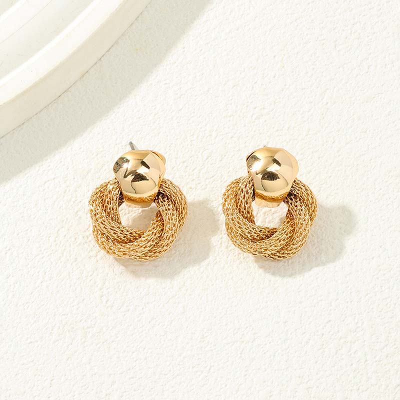 Vintage Metal Twisted Weaving Dangle Earrings For Women Fashion Gold Color Round Circle Temperament Earrings Zircon 2024 New
Vintage Metal Twisted Weaving Dangle Earrings For Women Fashion Gold Color Round Circle Temperament Earrings Zircon 2024 New