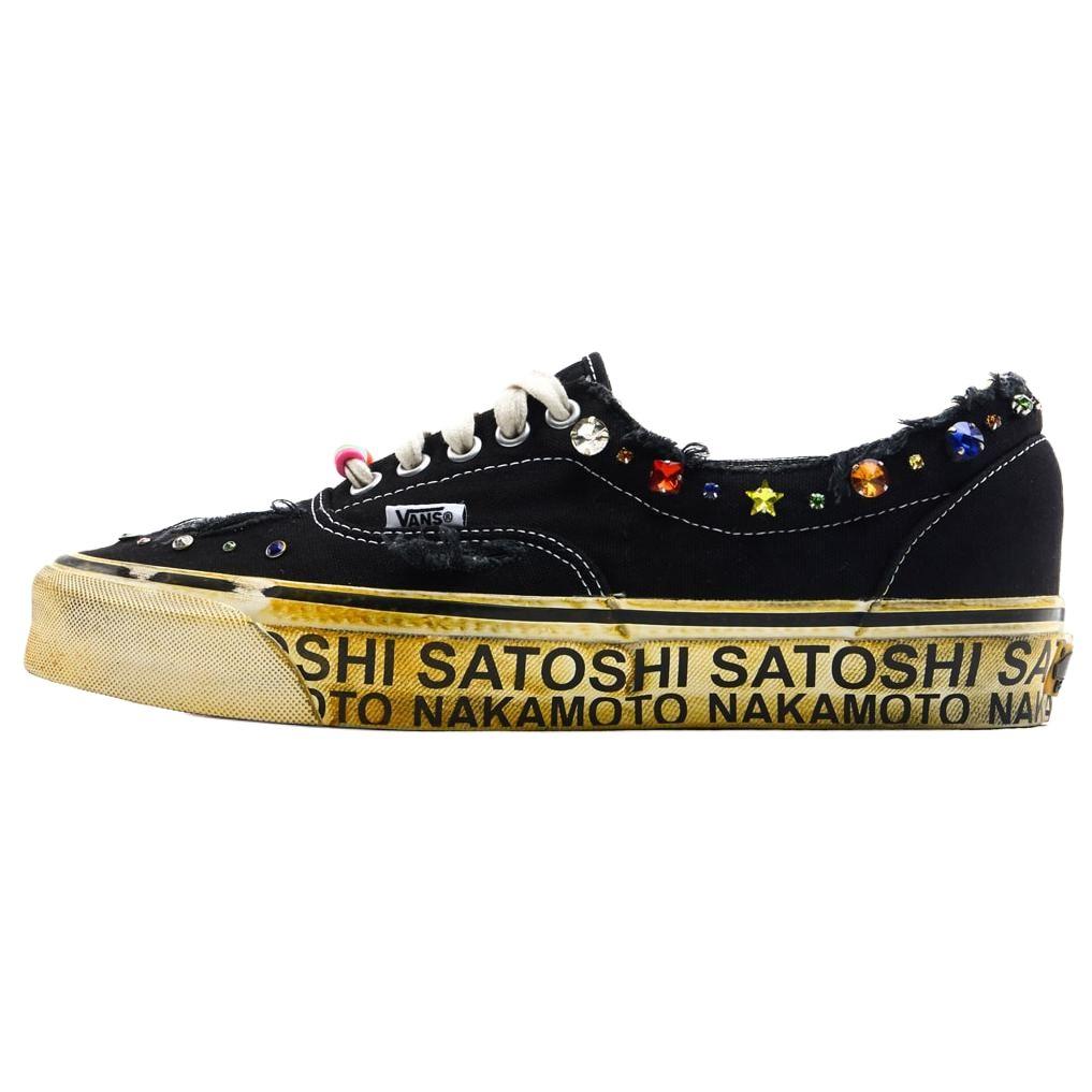 Vans x Satoshi Nakamoto Era 95 Скейтбордичні кросівки Унісекс Чорні VN000EFEBLA 42.5
Vans x Satoshi Nakamoto Era 95 Скейтбордичні кросівки Унісекс Чорні VN000EFEBLA 42.5