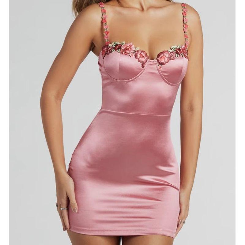 Foreign Trade Love Home Sling Embroidered Gyaru Sexy Slim fit Slimming Sheath Smooth Fabric Banquet Party dress Pink L
Foreign Trade Love Home Sling Embroidered Gyaru Sexy Slim fit Slimming Sheath Smooth Fabric Banquet Party dress Pink L