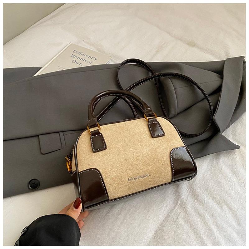 Casual and fashionable matte leather retro small bag women s winter new high-value simple handbag
Casual and fashionable matte leather retro small bag women s winter new high-value simple handbag