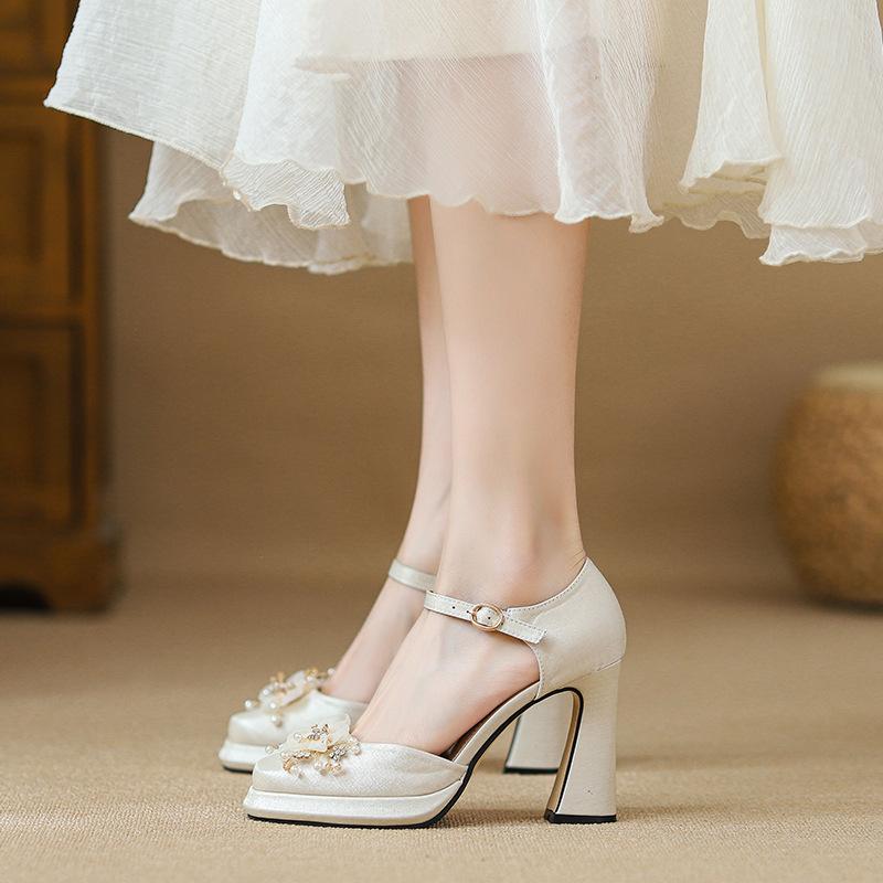 New Chinese Mary Jane shoes engagement small thick heel platform shoes 2025 spring certificate waterproof table white high heels 34
New Chinese Mary Jane shoes engagement small thick heel platform shoes 2025 spring certificate waterproof table white high heels 34