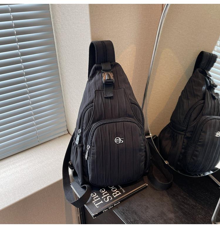 Sports wind messenger bag women s large capacity leisure niche design fashion lightweight travel backpack чорний
Sports wind messenger bag women s large capacity leisure niche design fashion lightweight travel backpack чорний