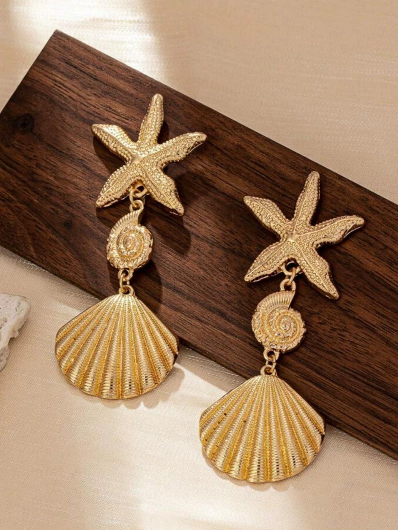 Vintage Exaggerated Beach Style Gold Fan Shell Ear Studs Universal Creative Seashell Star Earrings for Women
Vintage Exaggerated Beach Style Gold Fan Shell Ear Studs Universal Creative Seashell Star Earrings for Women