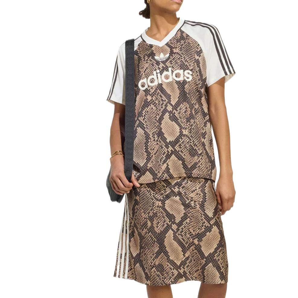 Adidas All Over Print V Neck T Shirt Women Tops KX1897 XL
Adidas All Over Print V Neck T Shirt Women Tops KX1897 XL