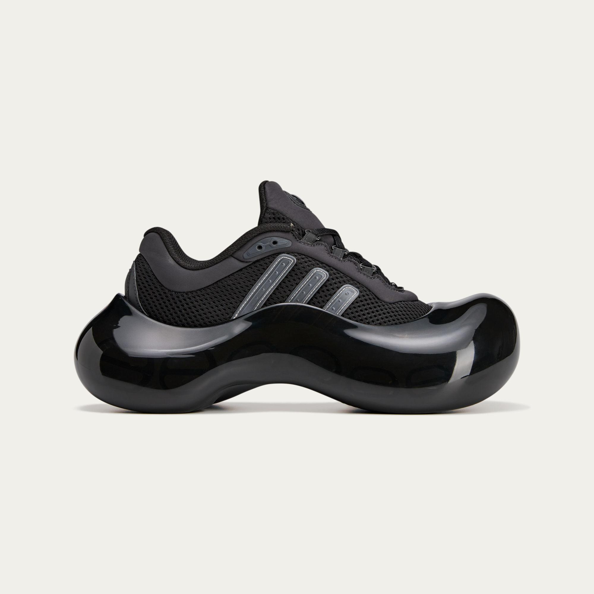 adidas Moonrubber Megaride AVAVAV Black (Women s) 40
adidas Moonrubber Megaride AVAVAV Black (Women s) 40