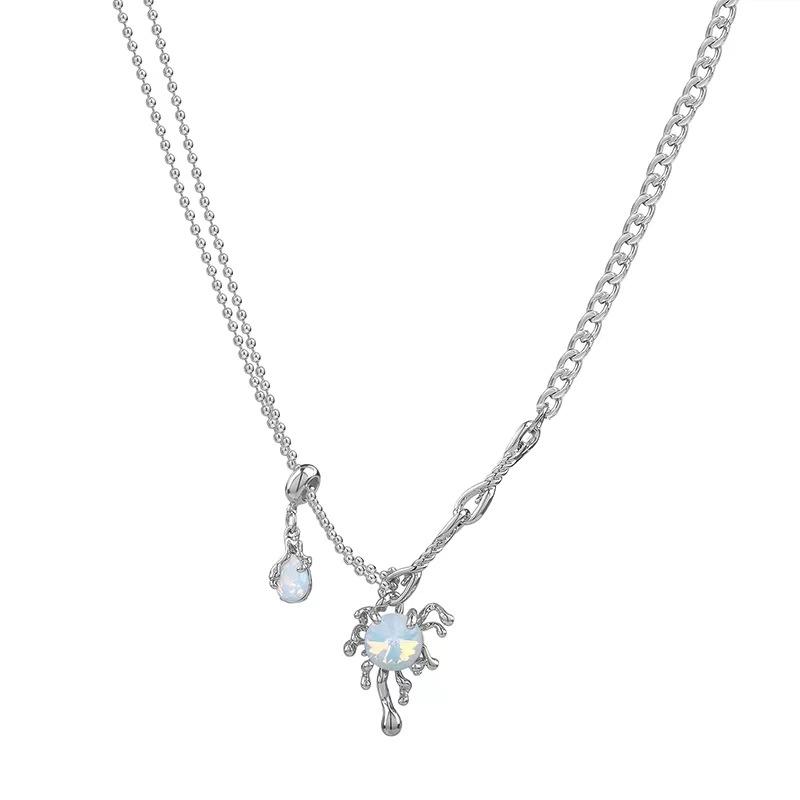 Personal cold wind necklace high design sense year new collarbone chain Internet celebrity female summer tide decoration
Personal cold wind necklace high design sense year new collarbone chain Internet celebrity female summer tide decoration