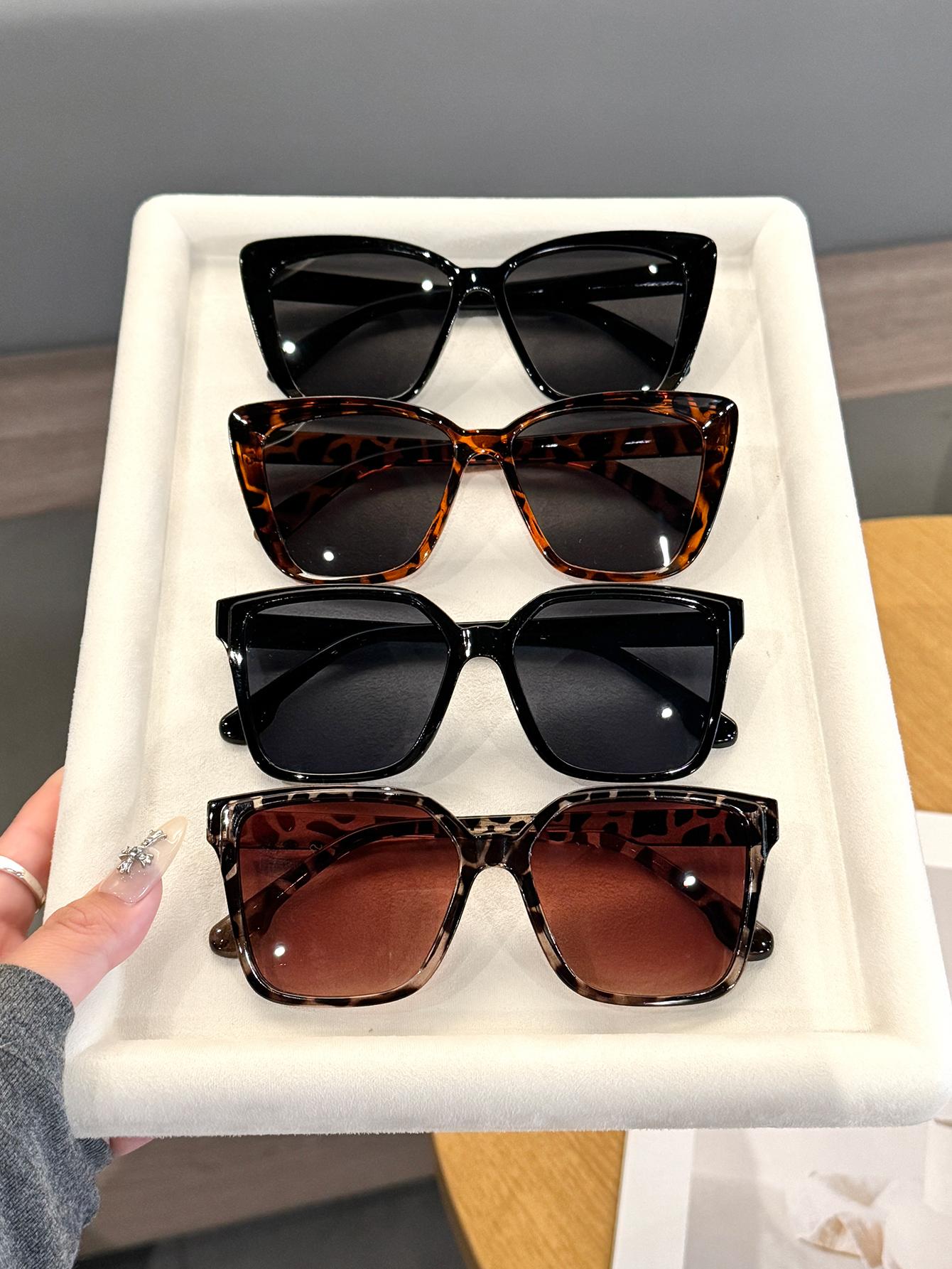 4Pcs Large Frame Retro-Style Fashion Glasses Suitable for Both Men and Women, Perfect for Everyday Wear and Street Photography
4Pcs Large Frame Retro-Style Fashion Glasses Suitable for Both Men and Women, Perfect for Everyday Wear and Street Photography
