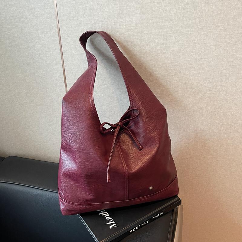 Продвинутое ощущение ретро однотонная сумка-тоут большой вместимости новый узор pu досуг универсальная сумка на одно плечо
Продвинутое ощущение ретро однотонная сумка-тоут большой вместимости новый узор pu досуг универсальная сумка на одно плечо