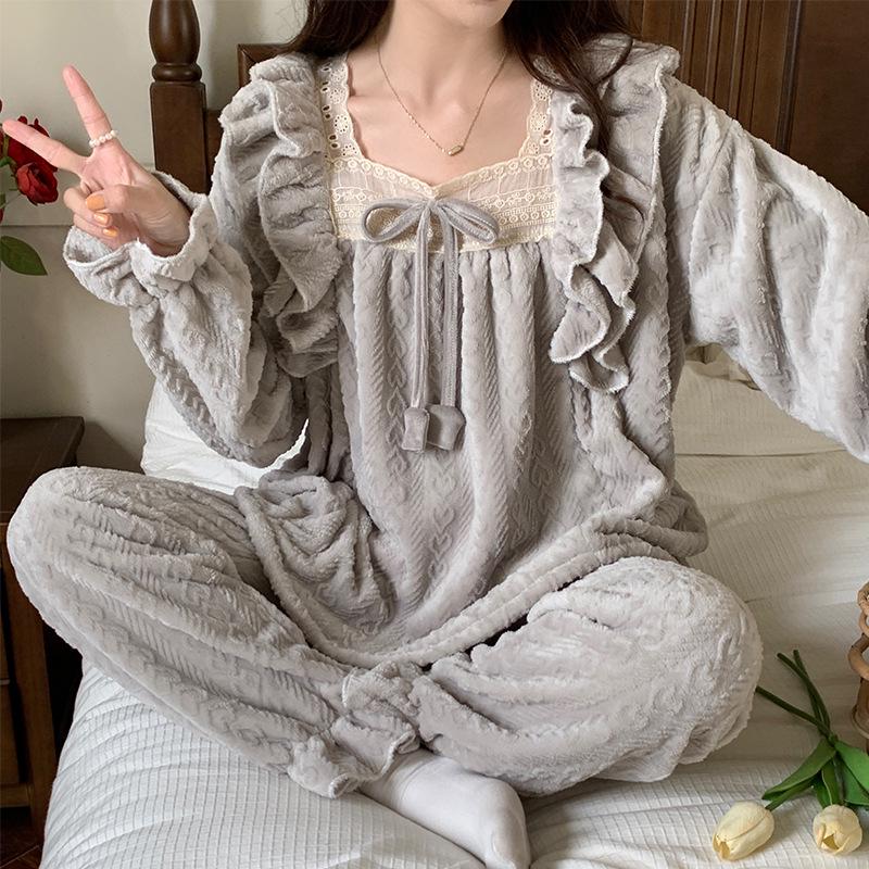 Женская фланелевая жаккардовая ночная рубашка принцессы: Милая пижама из кораллового флиса на осень/зиму Large
Женская фланелевая жаккардовая ночная рубашка принцессы: Милая пижама из кораллового флиса на осень/зиму Large