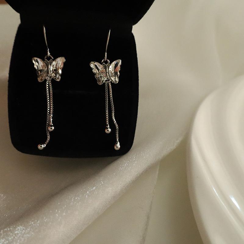 Summer Butterfly Tassel Earrings Women s Niche Design Sense Advanced Cold Wind Earrings Ear Hook Ear Clips Earrings Without Pierced Ears
Summer Butterfly Tassel Earrings Women s Niche Design Sense Advanced Cold Wind Earrings Ear Hook Ear Clips Earrings Without Pierced Ears