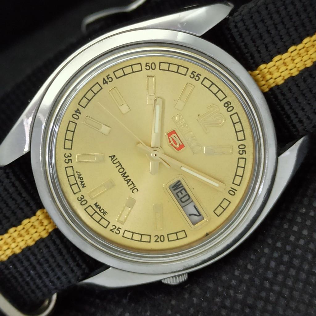 Б/У SEIKO 5 AUTOMATIC 7009A ВИНТАЖНЫЕ ЯПОНСКИЕ МУЖСКИЕ ЧАСЫ ДЕНЬ/ДАТА 551i-a297864-2 SKU551i-a297864
Б/У SEIKO 5 AUTOMATIC 7009A ВИНТАЖНЫЕ ЯПОНСКИЕ МУЖСКИЕ ЧАСЫ ДЕНЬ/ДАТА 551i-a297864-2 SKU551i-a297864