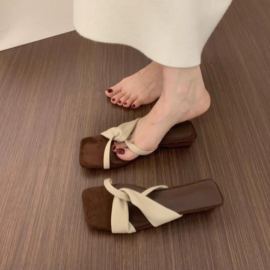 Retro niche crossed with open-toed slippers for women s summer wear 2cm small thick heels, not tired feet, beautiful sandals 35
Retro niche crossed with open-toed slippers for women s summer wear 2cm small thick heels, not tired feet, beautiful sandals 35