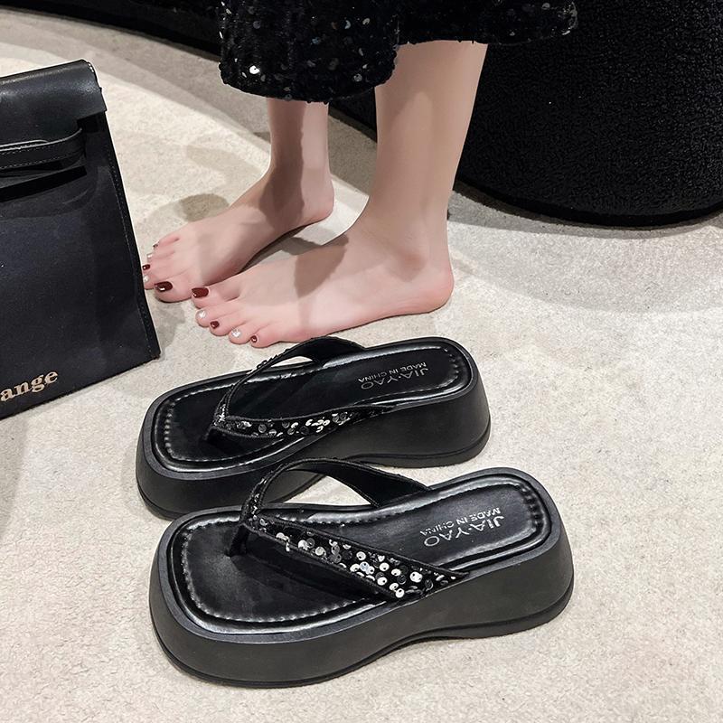 Pinch-in flip-flops shoes for women s summer wear, new small thick-soled sandals, heightened slope heel non-slip beach shoes 40 срібний
Pinch-in flip-flops shoes for women s summer wear, new small thick-soled sandals, heightened slope heel non-slip beach shoes 40 срібний