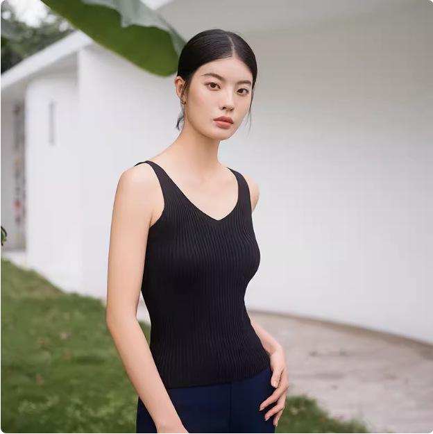 Универсальная приталенная белая майка с V-образным вырезом - Высокоэластичная, стильная и без рукавов Extra Large
Универсальная приталенная белая майка с V-образным вырезом - Высокоэластичная, стильная и без рукавов Extra Large