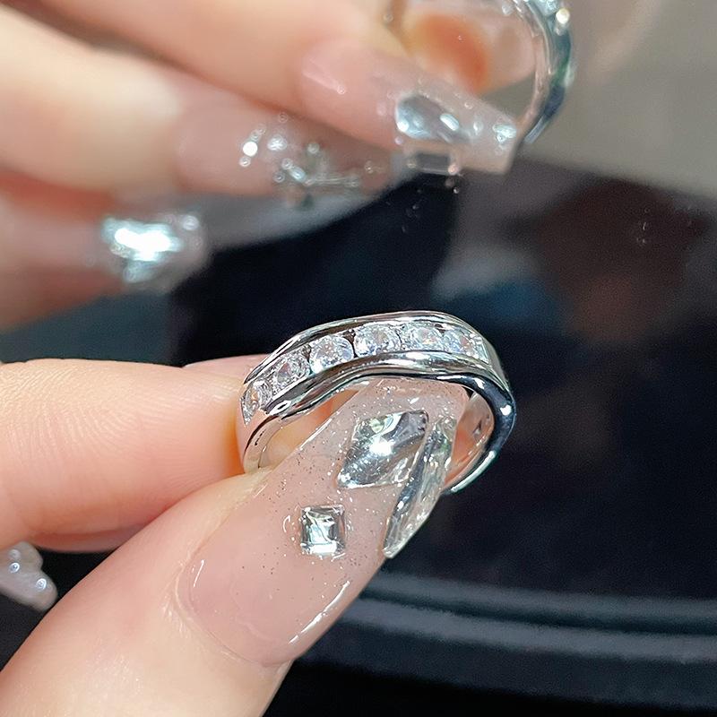 Niche Design Cross Opening Ring Set Row Diamond Zircon Light Luxury High Sense Fashion Cold Wind Ring Adjustable opening
Niche Design Cross Opening Ring Set Row Diamond Zircon Light Luxury High Sense Fashion Cold Wind Ring Adjustable opening