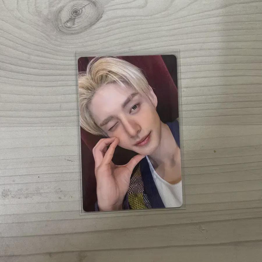 Zerobaseone Kim Ji-woong Timeless Photobook Photocard
Zerobaseone Kim Ji-woong Timeless Photobook Photocard