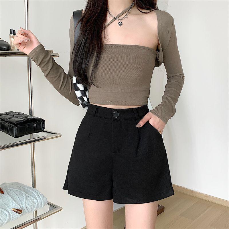2024 Autumn/Winter High Waist Plus Size A-line Woolen Shorts for Women - Black Casual Wide Leg Pant XS
2024 Autumn/Winter High Waist Plus Size A-line Woolen Shorts for Women - Black Casual Wide Leg Pant XS