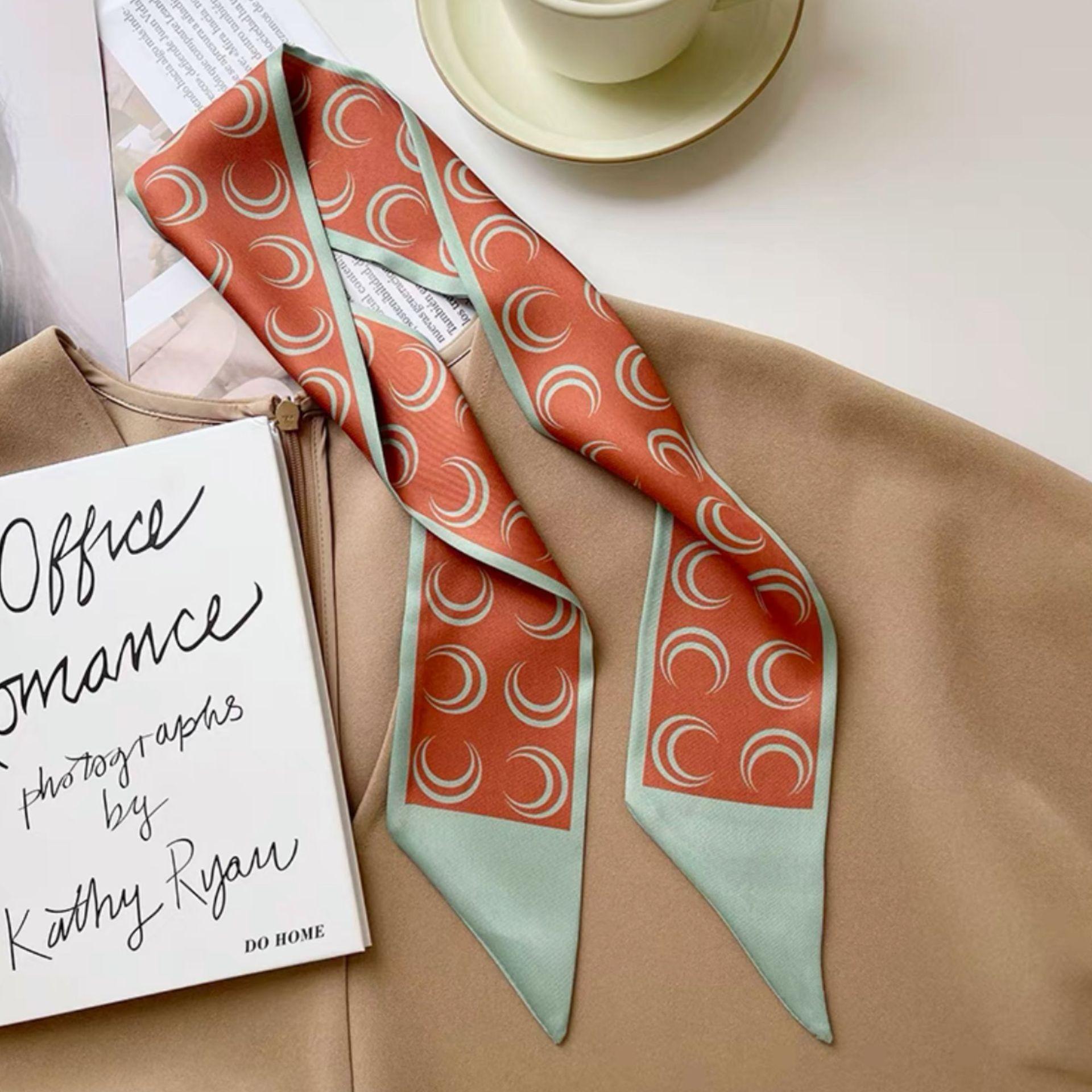 Винтажный женский шейный шарф во французском стиле с алфавитным принтом
Винтажный женский шейный шарф во французском стиле с алфавитным принтом