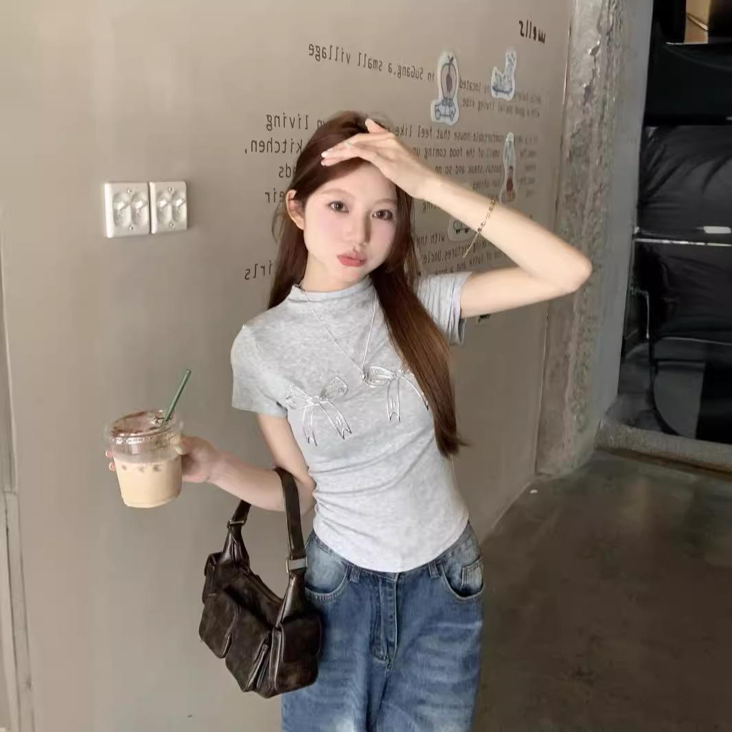 American Spice Girl BM Style Semi-turtleneck Short Sleeve T-Shirt Women s Summer 2025 New Bow Slim Short Top S сірий колір
American Spice Girl BM Style Semi-turtleneck Short Sleeve T-Shirt Women s Summer 2025 New Bow Slim Short Top S сірий колір