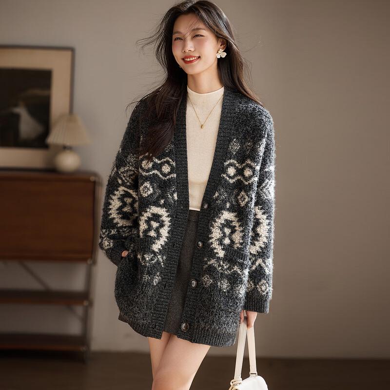 Женский кардиган из 100% шерсти жаккардовой вязки Srcr XL
Женский кардиган из 100% шерсти жаккардовой вязки Srcr XL