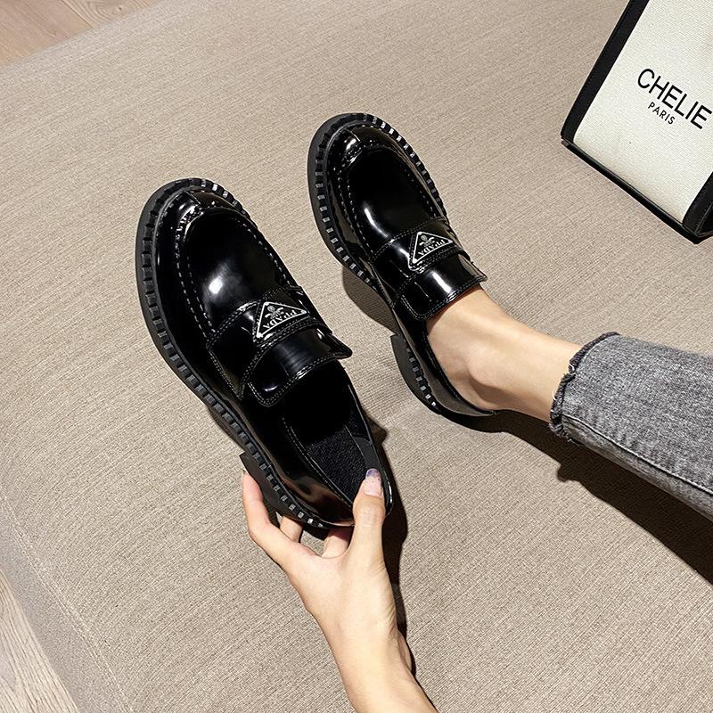 Жіночі лофери зі справжньої шкіри на товстій підошві, без шнурівки, універсальні коричневі для осені/зими 2025. 38 чорний
Жіночі лофери зі справжньої шкіри на товстій підошві, без шнурівки, універсальні коричневі для осені/зими 2025. 38 чорний