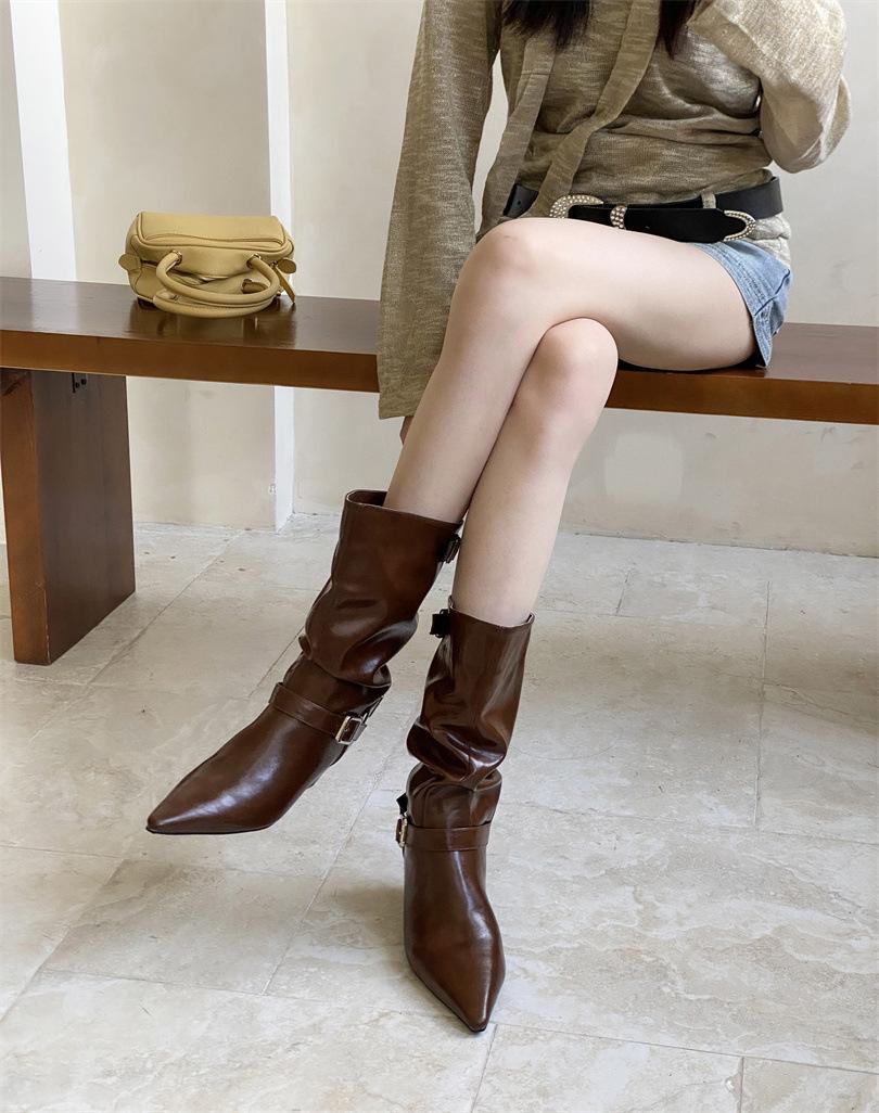 2025 winter new pointed short heel thick heel temperament thin French fashion sexy beauty female Internet celebrity short boots 40 коричневый
2025 winter new pointed short heel thick heel temperament thin French fashion sexy beauty female Internet celebrity short boots 40 коричневый