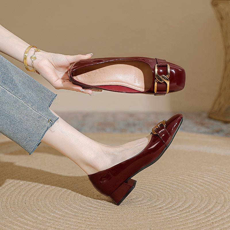 Square head high heels women s thick heel red wedding shoes season patent leather medium heel shallow mouth single shoes 40 чорний
Square head high heels women s thick heel red wedding shoes season patent leather medium heel shallow mouth single shoes 40 чорний