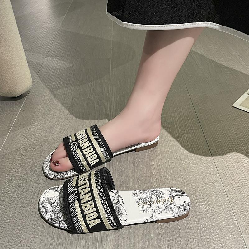 Xiaoxiangfeng letter embroidery travel beach shoes Internet celebrity cool slippers women s summer fashion wear one word flat slippers 35 червоний
Xiaoxiangfeng letter embroidery travel beach shoes Internet celebrity cool slippers women s summer fashion wear one word flat slippers 35 червоний