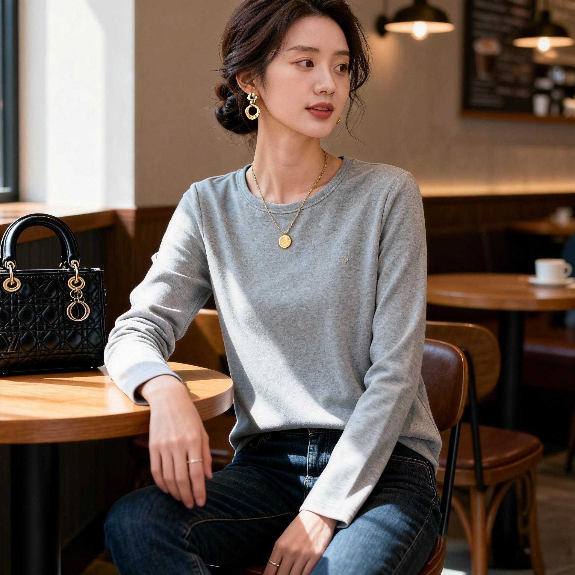 Women s Slim-Fit Cotton Base Layer Top - Long-Sleeved, Round Neck, Regular Shoulder for Autumn & Winter M (110-125 lbs)
Women s Slim-Fit Cotton Base Layer Top - Long-Sleeved, Round Neck, Regular Shoulder for Autumn & Winter M (110-125 lbs)