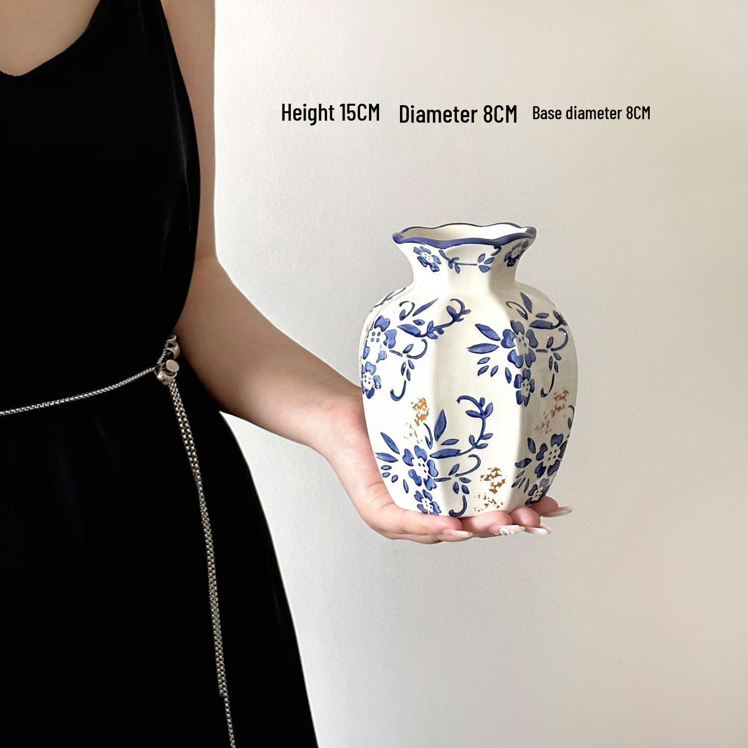 Vintage Blue & White Porcelain Vase for High-End Floral Display – Elegantly Designed Ceramic Ornament for Home Decor
Vintage Blue & White Porcelain Vase for High-End Floral Display – Elegantly Designed Ceramic Ornament for Home Decor