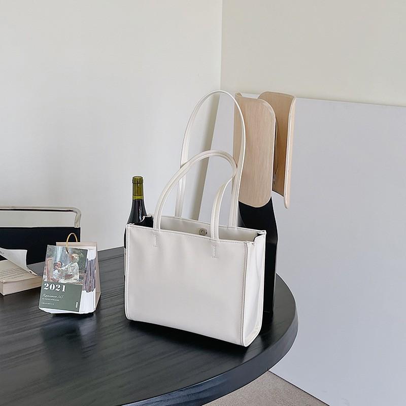 Korean Armpit Women s Bag Commuting Large Capacity Fashionable Shoulder Niche Design Casual Trend Tote білий
Korean Armpit Women s Bag Commuting Large Capacity Fashionable Shoulder Niche Design Casual Trend Tote білий