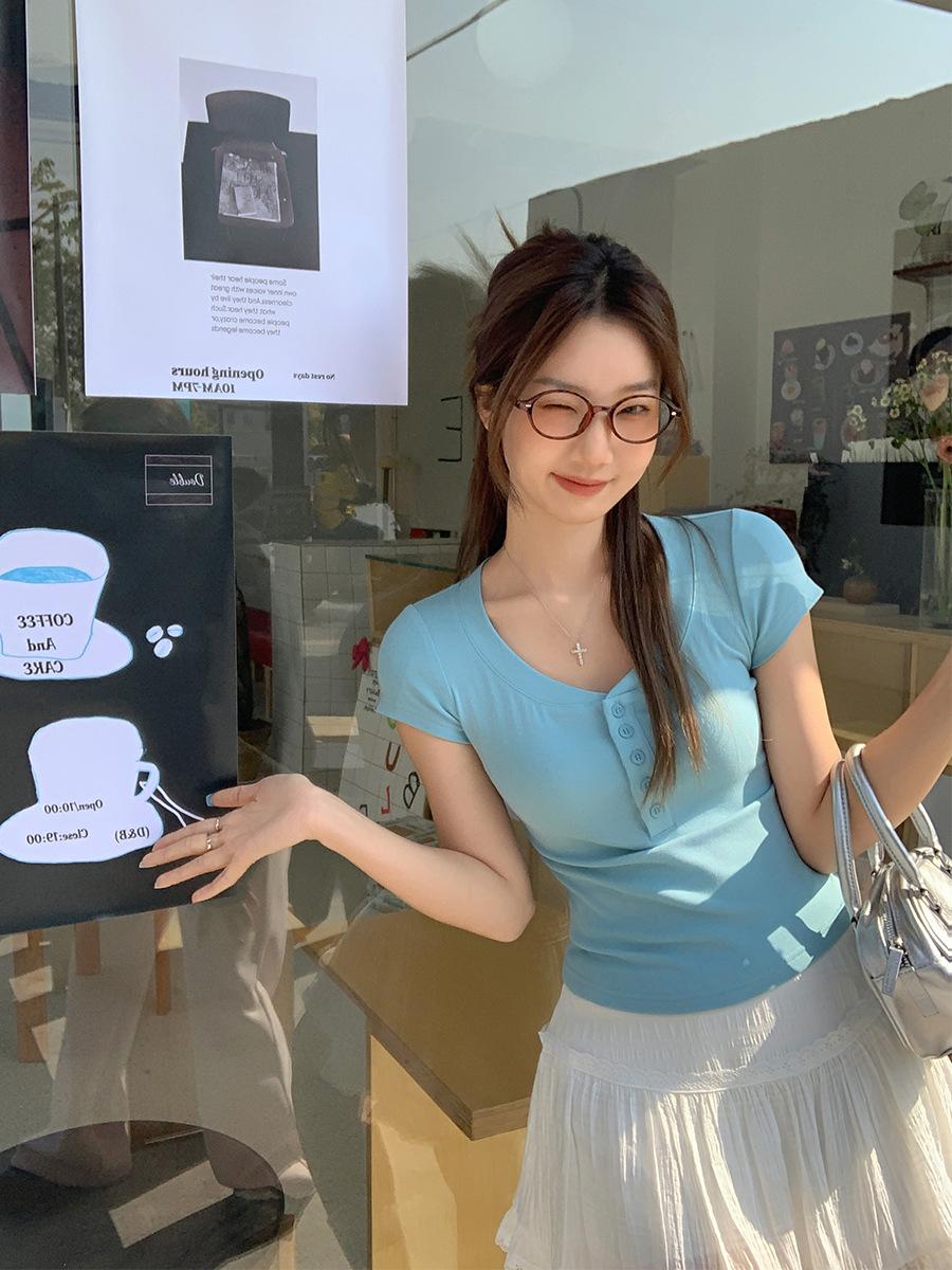 Korean Pure Desire Sweet and Spicy Shoulder V-Neck Short Sleeve T-Shirt Women s Spring and Summer Premium Button Inner Bottom Shirt Top S синий
Korean Pure Desire Sweet and Spicy Shoulder V-Neck Short Sleeve T-Shirt Women s Spring and Summer Premium Button Inner Bottom Shirt Top S синий