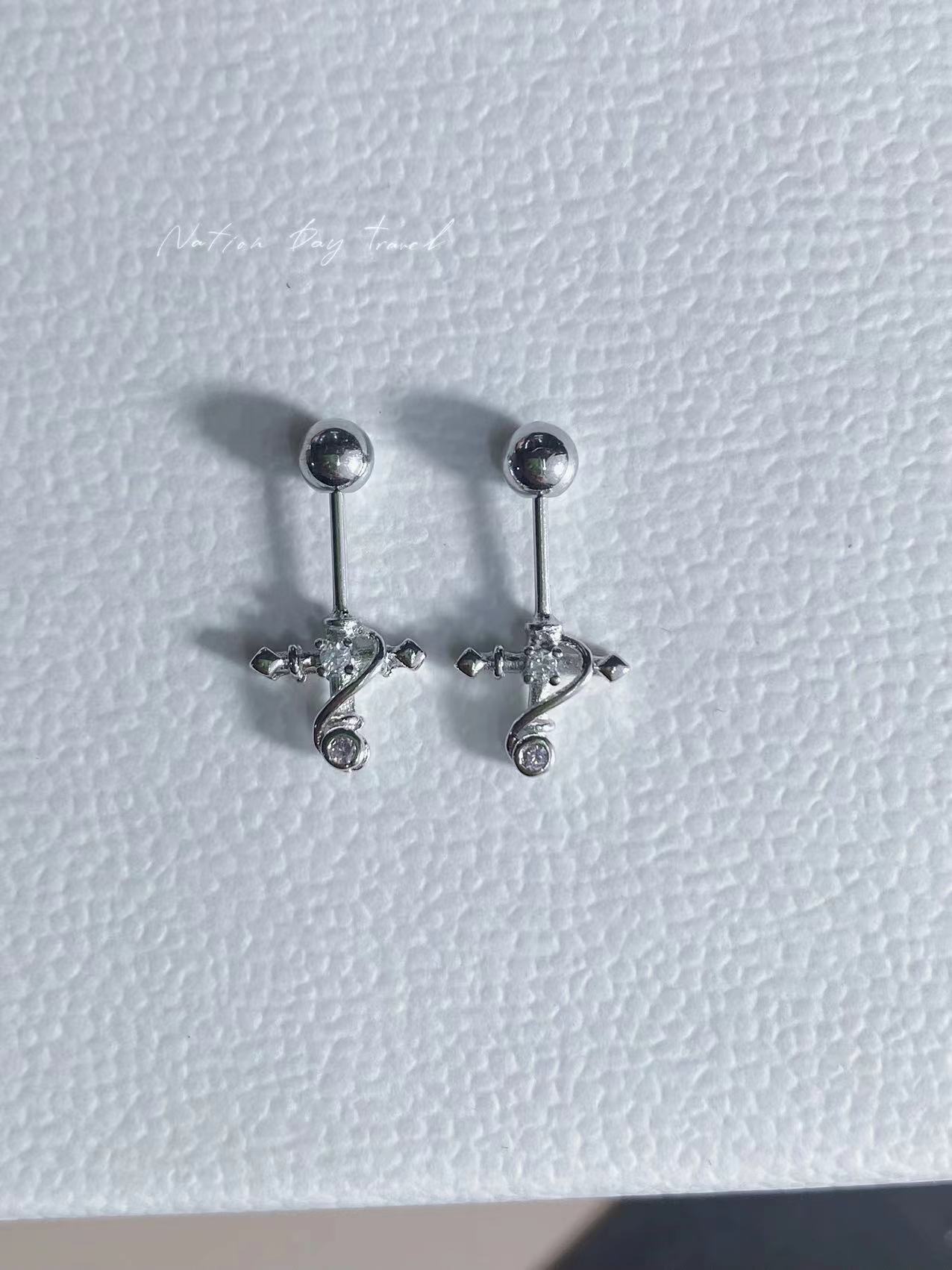 Magic Wand~ Cross Ear Bone Nail Design Sense Earring Nail Niche American Sweet Cool Screw Earrings Versatile Earrings
Magic Wand~ Cross Ear Bone Nail Design Sense Earring Nail Niche American Sweet Cool Screw Earrings Versatile Earrings