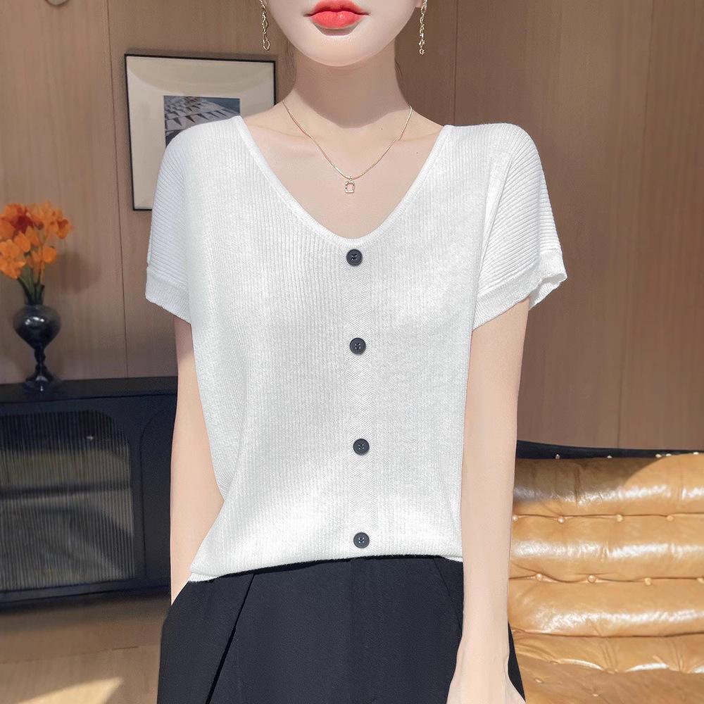 Plus Size Women s Short Sleeve V-neck T-shirt - Korean Style Spring/Summer Solid Color Slim Fit Top S
Plus Size Women s Short Sleeve V-neck T-shirt - Korean Style Spring/Summer Solid Color Slim Fit Top S