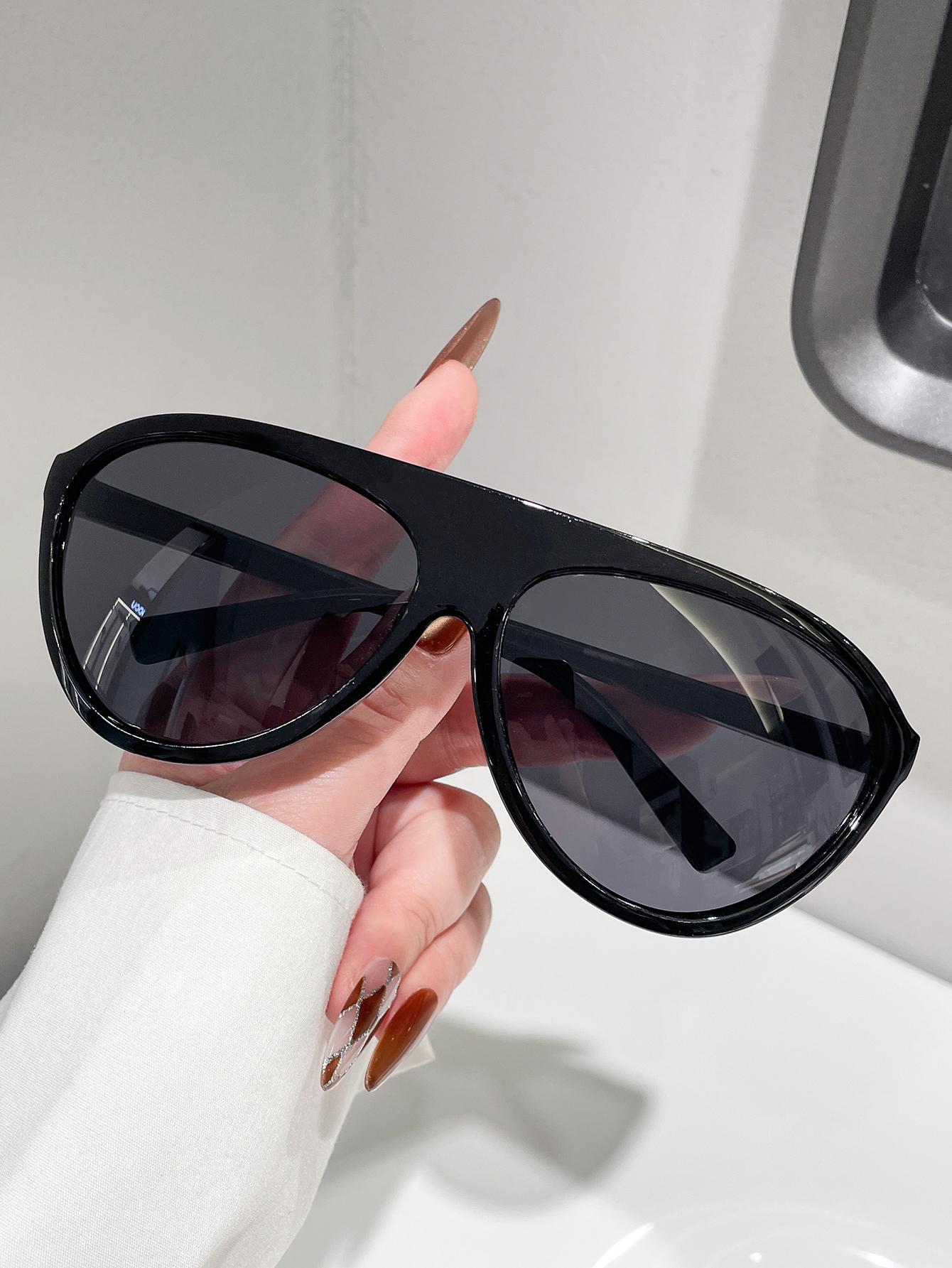 Unisex Simple Solid Color Integrated Frog Frame Fashion Glasses for Daily Wear And Driving Versatile Minimalist Style Eyewear чёрный
Unisex Simple Solid Color Integrated Frog Frame Fashion Glasses for Daily Wear And Driving Versatile Minimalist Style Eyewear чёрный