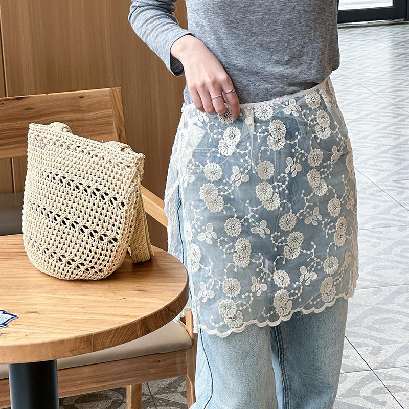 Lace Tulle Apron Midi Skirt, Korean Tie-Up Design, Layered Bandage Style, Spring/Summer Fashion for Women Small 55x28cm
Lace Tulle Apron Midi Skirt, Korean Tie-Up Design, Layered Bandage Style, Spring/Summer Fashion for Women Small 55x28cm