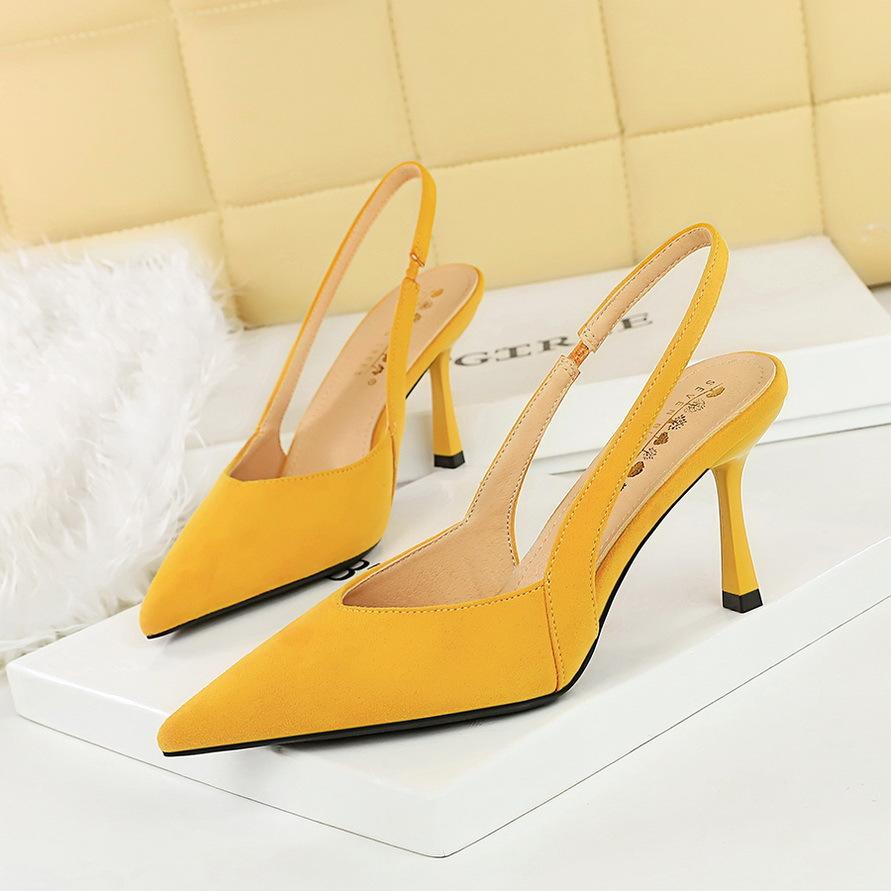 Banquet fashion back empty high heels women s shoes thin heels pointed hollow single shoes women s shallow mouth comfortable temperament women s shoes 34
Banquet fashion back empty high heels women s shoes thin heels pointed hollow single shoes women s shallow mouth comfortable temperament women s shoes 34