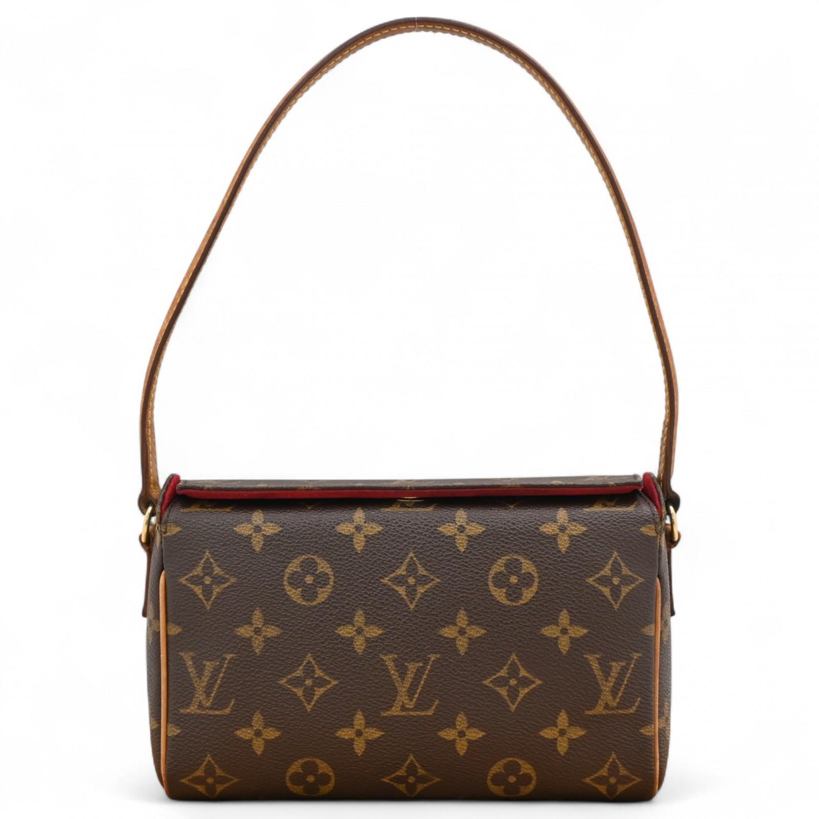 Auth LOUIS VUITTON Monogram Recital Shoulder Bag Brown PVC Canvas Women’s lv5557cb
Auth LOUIS VUITTON Monogram Recital Shoulder Bag Brown PVC Canvas Women’s lv5557cb