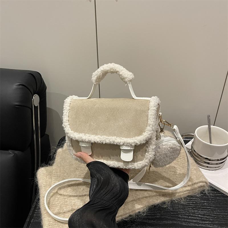 Trendy Women Suede Crossbody Bag Hot Small Simple and Fnshi Able Shoulder Bag Texture Leisure and Versatile Storage Handbag белый
Trendy Women Suede Crossbody Bag Hot Small Simple and Fnshi Able Shoulder Bag Texture Leisure and Versatile Storage Handbag белый
