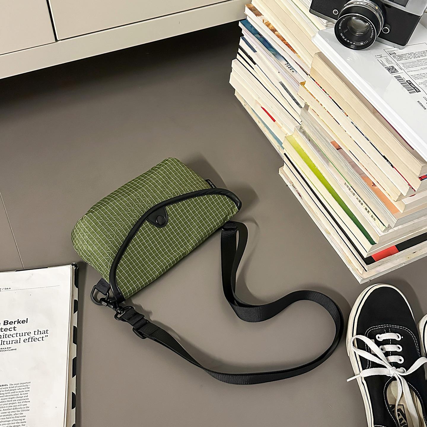Outdoor sports messenger bag men s shoulder bag going out travel bag leisure commuting small backpack cycling small satchel зелений
Outdoor sports messenger bag men s shoulder bag going out travel bag leisure commuting small backpack cycling small satchel зелений