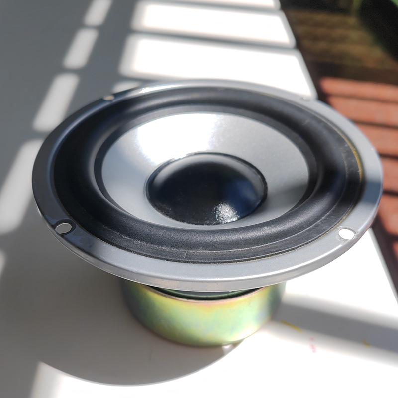 5-inch 132mm Full-Range Mid-Bass Round Speaker, Shielded with Rubber Surround, 4 Ohm, 20W.
5-inch 132mm Full-Range Mid-Bass Round Speaker, Shielded with Rubber Surround, 4 Ohm, 20W.