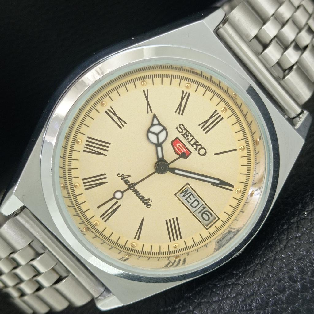 REFURBISHED SEIKO 5 AUTOMATIC VINTAGE JAPAN MENS ROMAN FIGURE WATCH a442655-1
REFURBISHED SEIKO 5 AUTOMATIC VINTAGE JAPAN MENS ROMAN FIGURE WATCH a442655-1